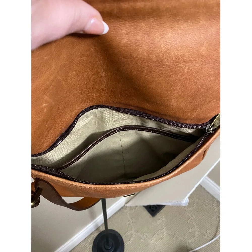 Marc by Marc Jacobs Vintage 100% Cow Leather Butter Soft Messenger Crossbody Bag
